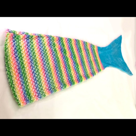 Kids Mermaid Tail Blanket / Costume - Picture 2 of 4